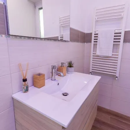 アパート Noh Irnerio Modern 2 Bdr Huge Private Terrace