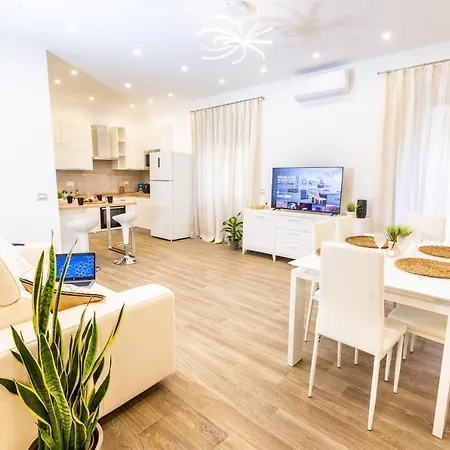 アパート Noh Irnerio Modern 2 Bdr Huge Private Terrace
