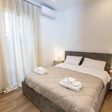 Noh Irnerio Modern 2 Bdr Huge Private Terrace アパート