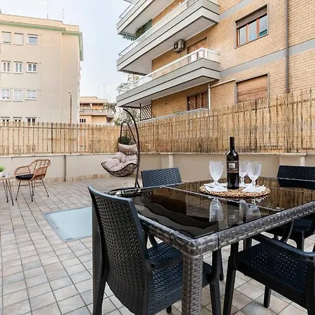 Noh Irnerio Modern 2 Bdr Huge Private Terrace アパート