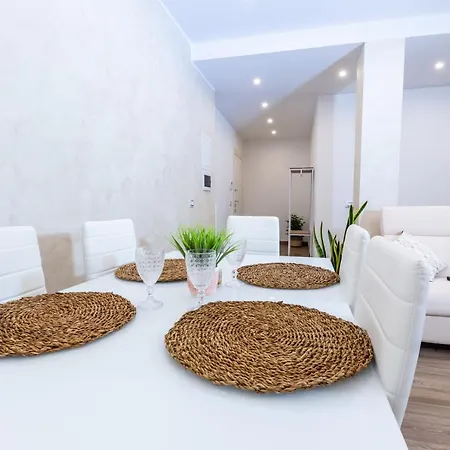 Noh Collection 2bdr Apartment- Vatican Area * Rome