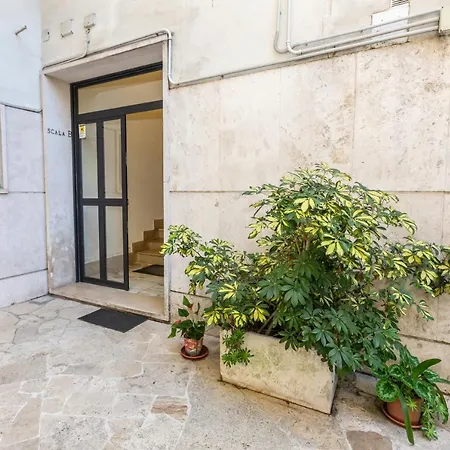 Noh Collection 2bdr Apartment- Vatican Area Apartmán