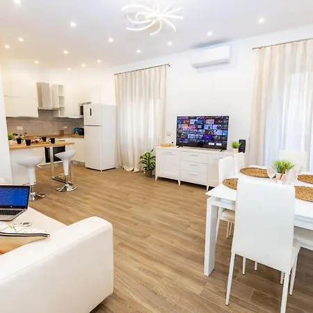 Noh Collection 2bdr Apartment- Vatican Area Apartment