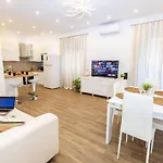 Noh Collection 2bdr Apartment- Vatican Area Apartment